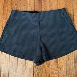 NWOT Ribbed Softstreme High-Rise Short 2" size 10
Black color